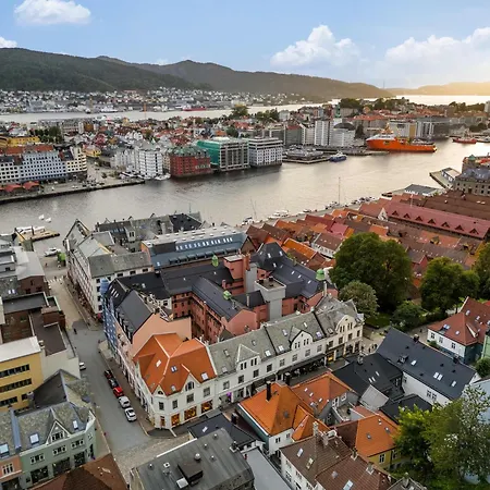 5br Right Behind Unesco Bryggen And Floien *