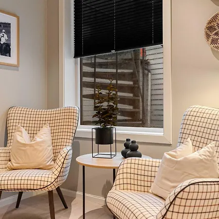 5br Right Behind Unesco Bryggen And Floien *